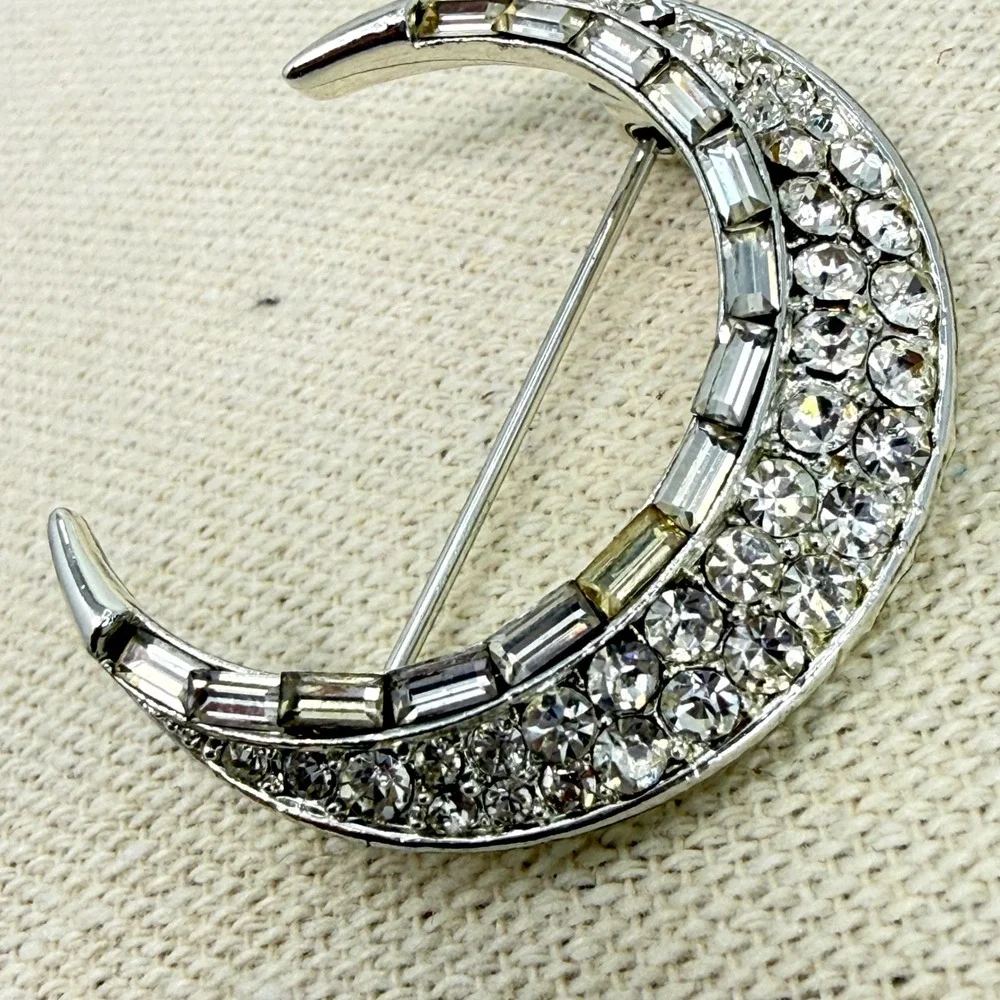 Lisner Vintage Crescent Moon Brooch Silver Tone Baguette‎ Round Clear Rhinestone